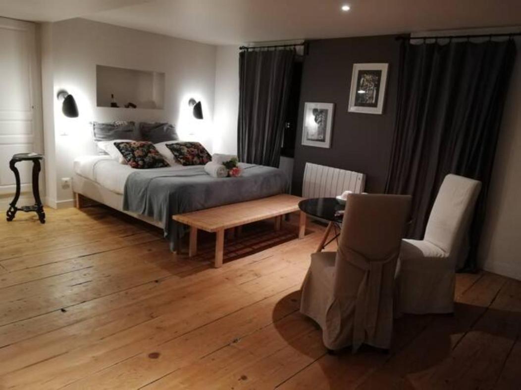 Couette-café La Tour Grégoire 4*